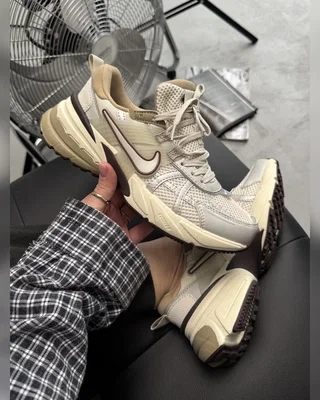 Nike V2K Runtekk Light Brown — головне фото товару
