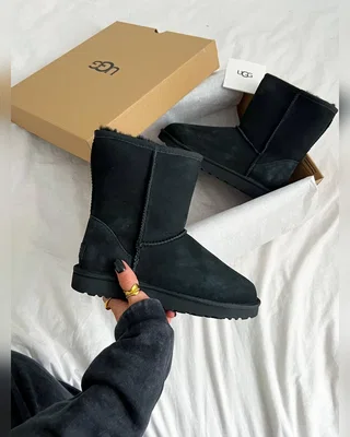 UGG Classic Short Black — головне фото товару