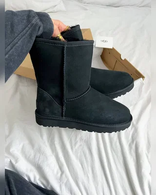 UGG Classic Short Black — головне фото товару
