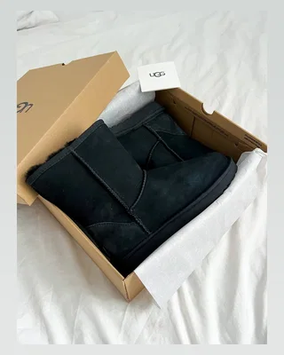 UGG Classic Short Black — головне фото товару