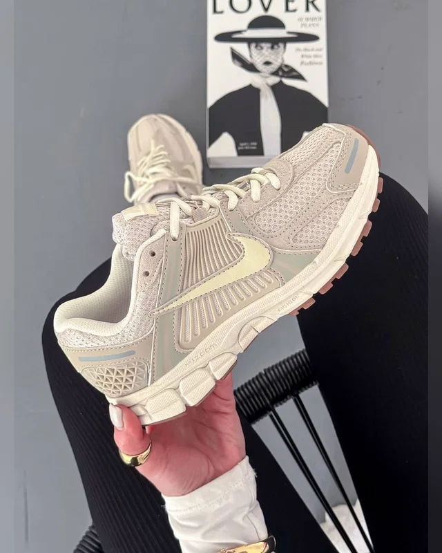 Nike Zoom Vomero Beige — головне фото товару