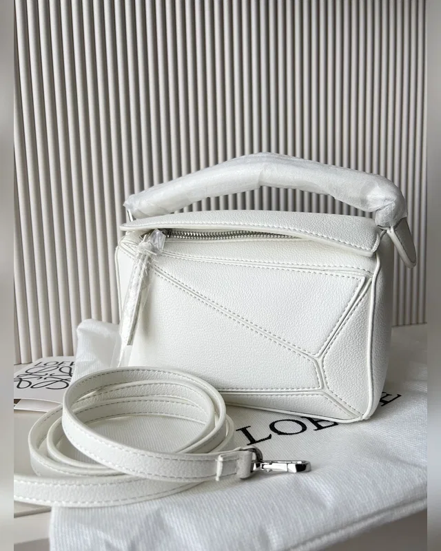 Loewe White puzzle — головне фото товару