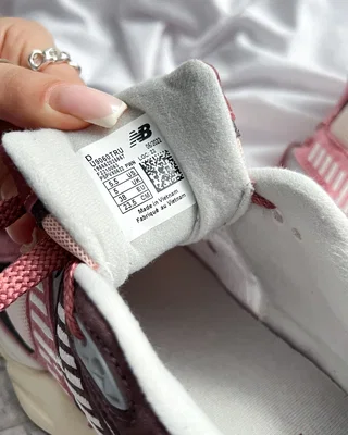 New Balance 9060 'Cherry Blossom Pack Mineral Red' — головне фото товару