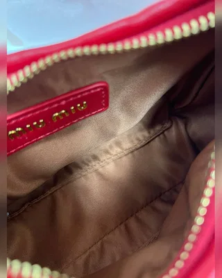 Miu Miu Wander Matelassé Nappa Leather Mini Hobo Bag Red [оригінальна брендована коробка] 21 х 23 х 7 — головне фото товару