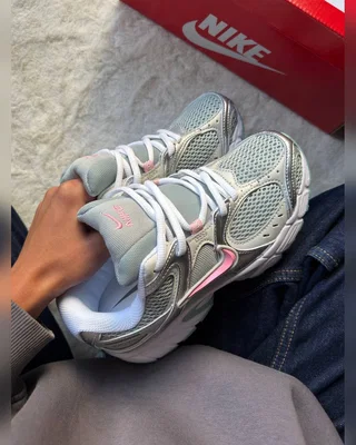 Nike V5 RNR Metallic Silver Pink — головне фото товару