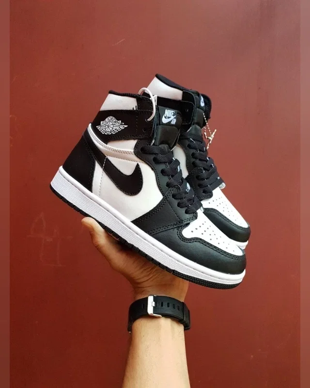 Nike Air Jordan 1 Retro Dark Blue White — головне фото товару