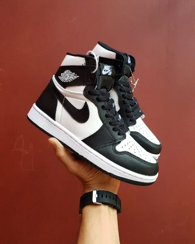Nike Air Jordan 1 Retro Dark Blue White — головне фото товару