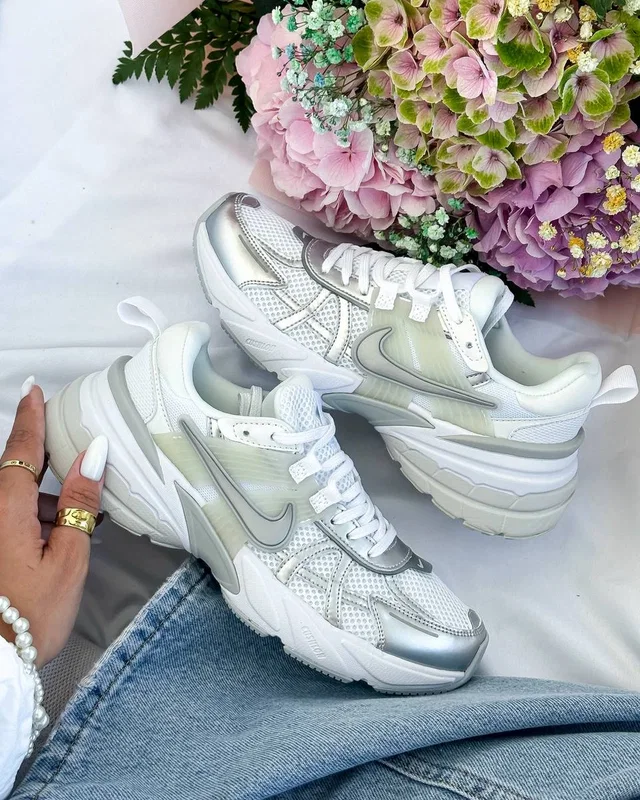 Nike V2K Runtekk Pink/Silver — головне фото товару
