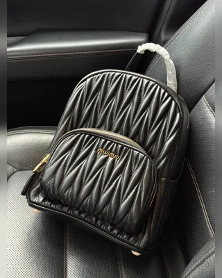Miu Miu Matelassé Nappa Leather Backpack [оригінальна магнітна коробка] 28 x 23 x 13 — головне фото товару