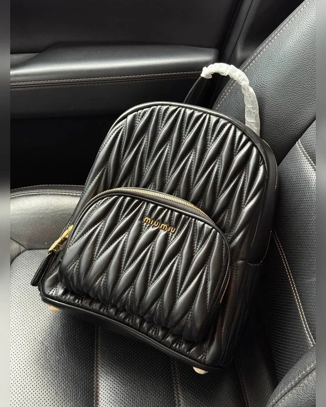 Miu Miu Matelassé Nappa Leather Backpack [оригінальна магнітна коробка] 28 x 23 x 13 — головне фото товару