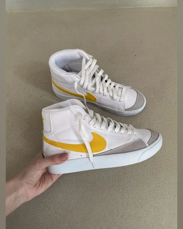 Nike Vintage 77 Yellow — головне фото товару