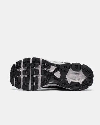 Nike Air Max Moto 2K silver — головне фото товару