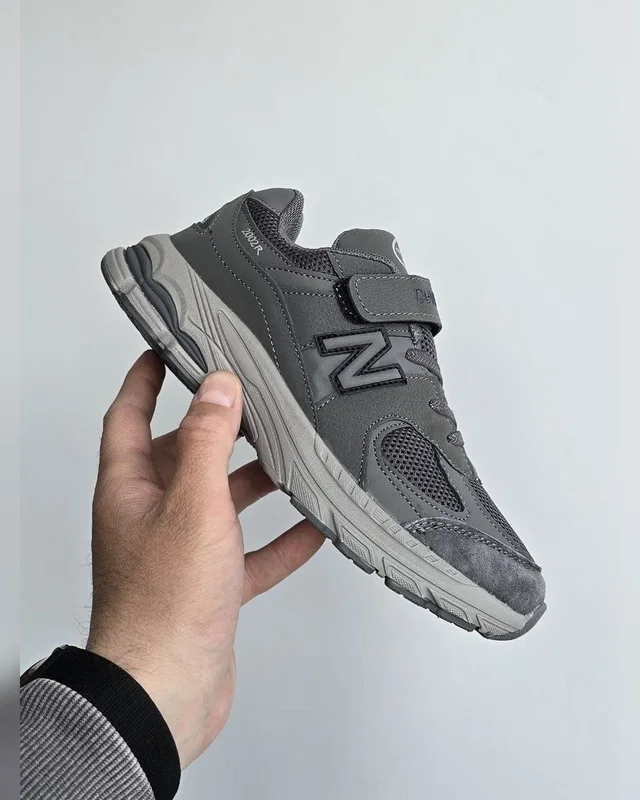 New Balance 2002R — головне фото товару