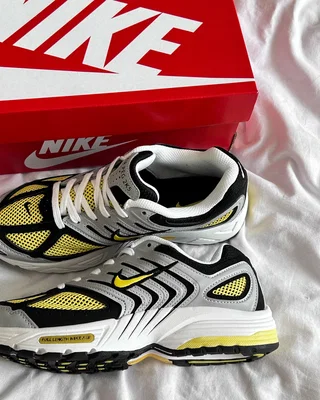 Nike Air Pegasus 2K5 'Opti Yellow Metallic Silver' HQ5718-100 — головне фото товару