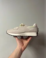 New Balance 327 Beige v2 — головне фото товару