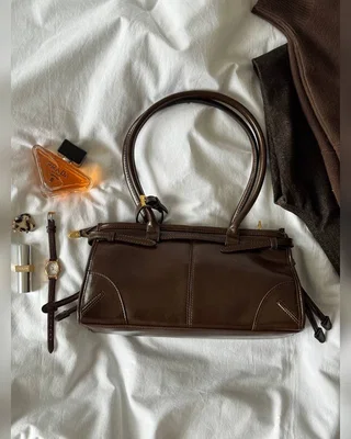 Prada Medium Leather Handbag Brown 33 х 17 х 10 — головне фото товару