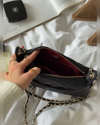 Chanel Mini Boston Chain Shoulder Bag Black Gold — головне фото товару