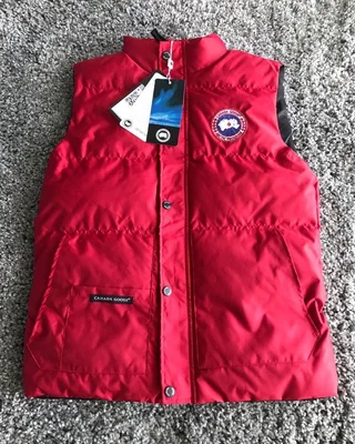 Жилет Canada Goose — головне фото товару