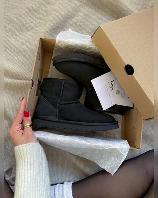 UGG Mini Black Classic — головне фото товару