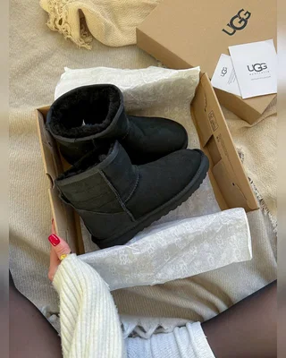 UGG Mini Black Classic — головне фото товару