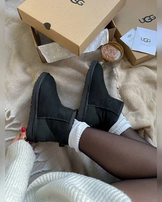 UGG Mini Black Classic — головне фото товару