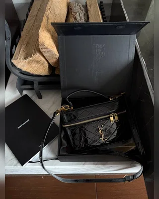 Saint Laurent Gaby Vanity Lacquered Leather Bag Black (Брендована коробка) 18 x 11 x 7 — головне фото товару