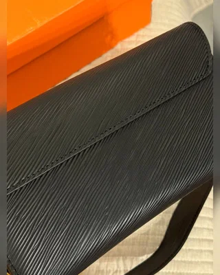 Louis Vuitton Twist West Pochette Black (наша бренд коробка) 24 x 12 x 8 — головне фото товару