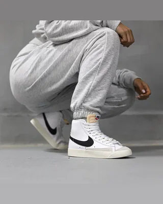 Nike Blazer Mid 77 Vintage White Black — головне фото товару