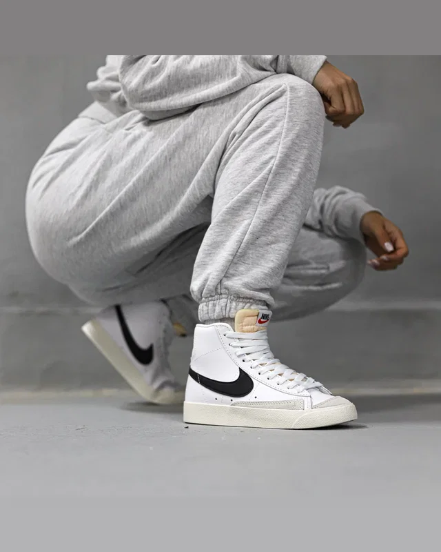 Nike Blazer Mid 77 Vintage White Black — головне фото товару