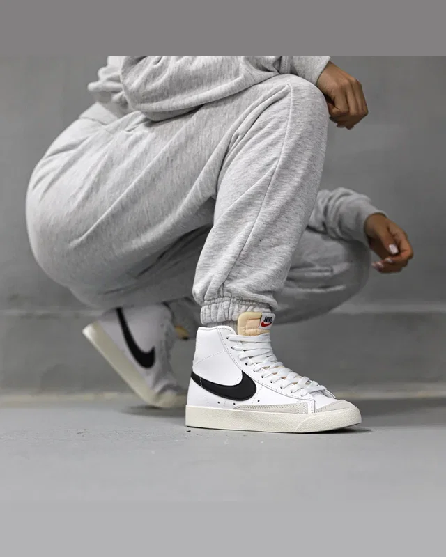 Nike Blazer Mid 77 Vintage White Black — головне фото товару