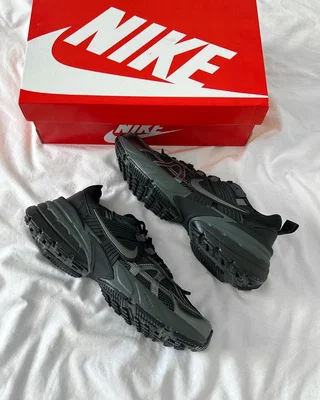 Nike V2K Run 'Black Dark Smoke Grey' HJ4497-001 — головне фото товару
