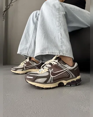 Nike Zoom Vomero 5 Brown — головне фото товару
