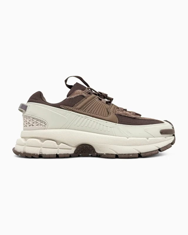Nike Zoom Vomero Roam Beige Brown — головне фото товару