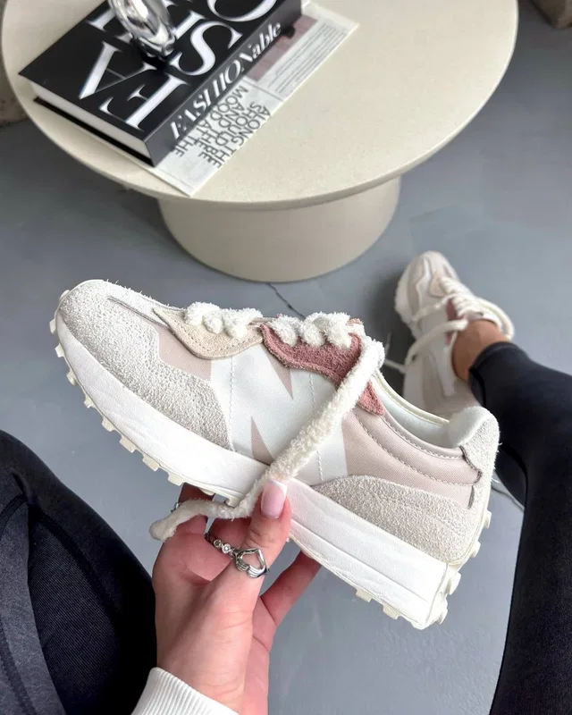New Balance 327 beige brown — головне фото товару