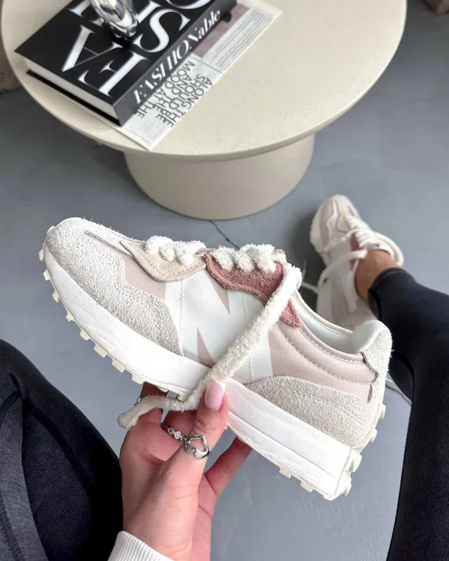 New Balance 327 beige/brown — головне фото товару