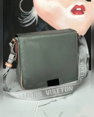 Сумка Louis Vuitton — головне фото товару