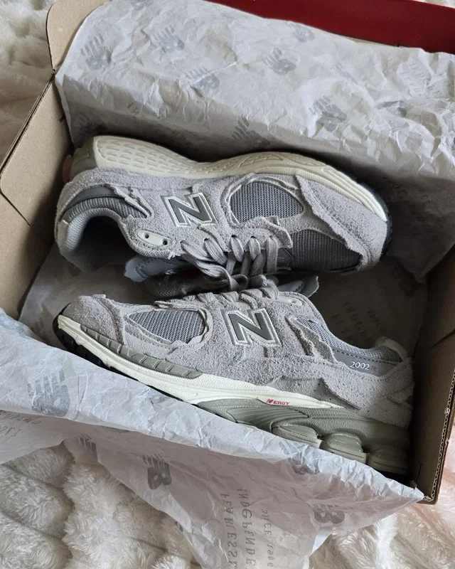 New Balance 2002R Grey — головне фото товару