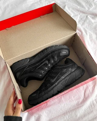 Nike P-6000 Premium 'Triple Black' Nike FQ8732 010 — головне фото товару