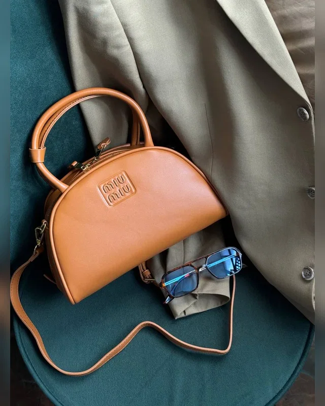 Miu Miu Leather Top Handle Bag Brown [Ориг Коробка] 26 х 15 х 12 — головне фото товару