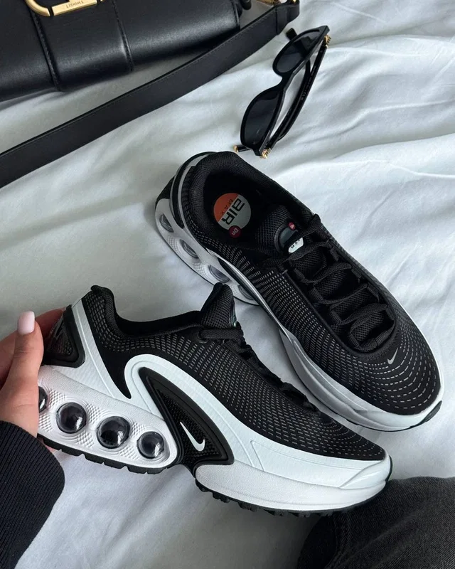 Nike Air Max Dn Casual Black/White — головне фото товару