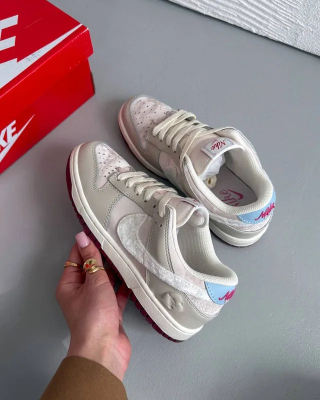 Nike Dunk Low Wmns Valentine`s Day — головне фото товару