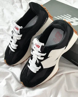 New Balance Wmns 327 'Black' — головне фото товару