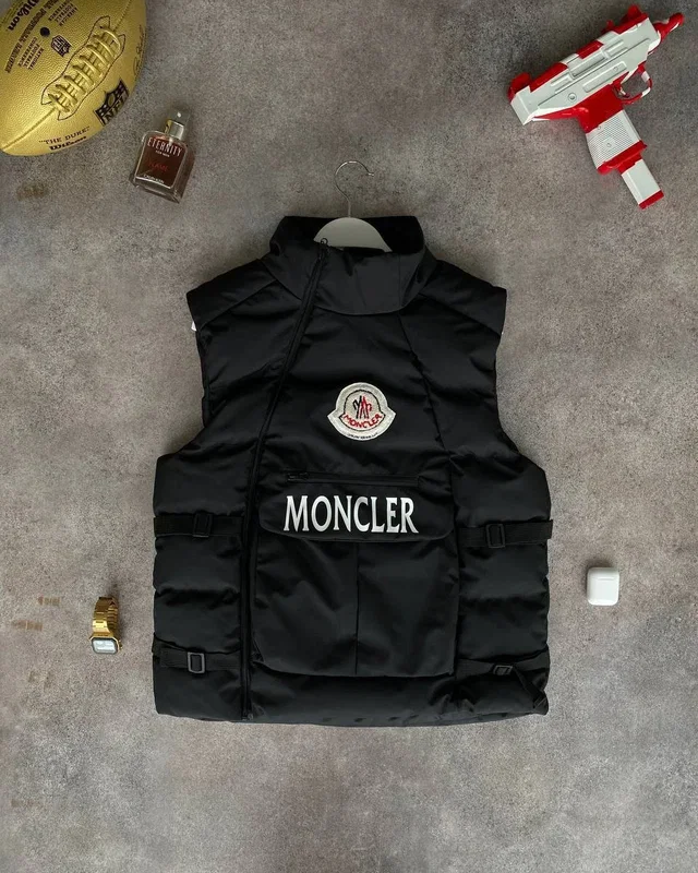 Жилет Moncler — головне фото товару
