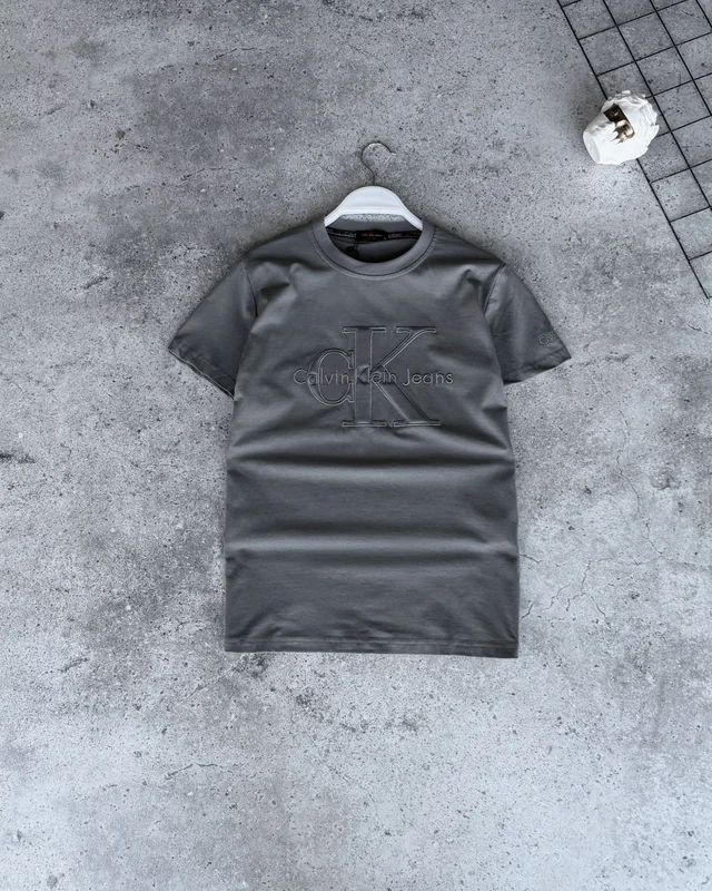 Футболка Calvin Klein — головне фото товару