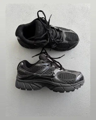 Nike V5 RNR Triple Black — головне фото товару