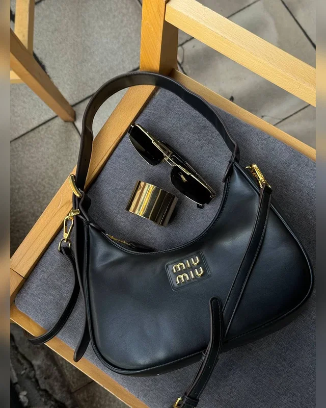 Miu Miu Leather Hobo Bag Black [Ориг Коробка] — головне фото товару
