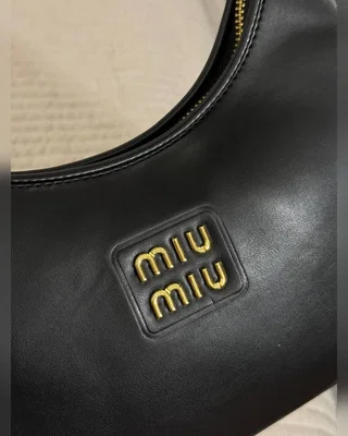 Miu Miu Leather Hobo Bag Black [Ориг Коробка] — головне фото товару