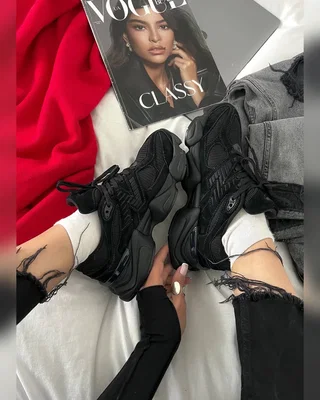 New Balance 9060 Full Black — головне фото товару