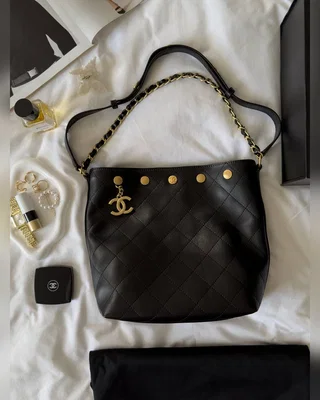 Chanel Small CC Quilted Shopping Bag Black Gold 24 x 27 x 13 — головне фото товару
