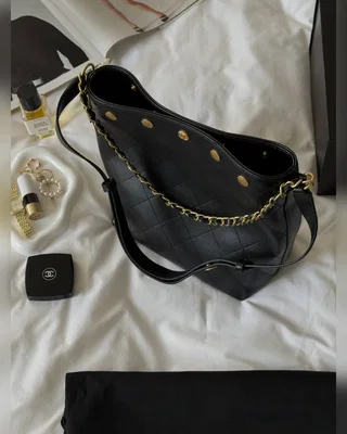 Chanel Small CC Quilted Shopping Bag Black Gold 24 x 27 x 13 — головне фото товару
